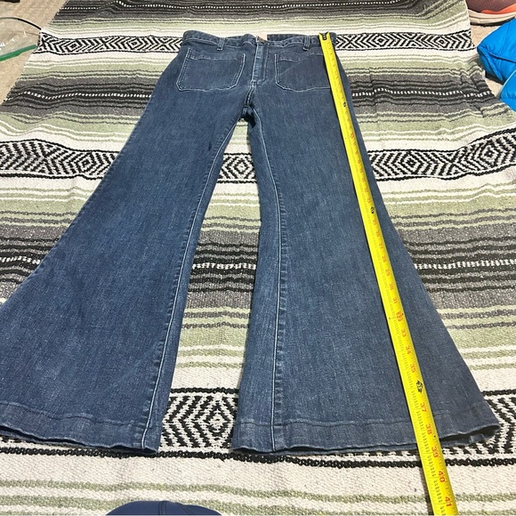 Show me your mumu bell bottom jeans high waisted dark wash size 30 square pocket - Picture 5 of 9